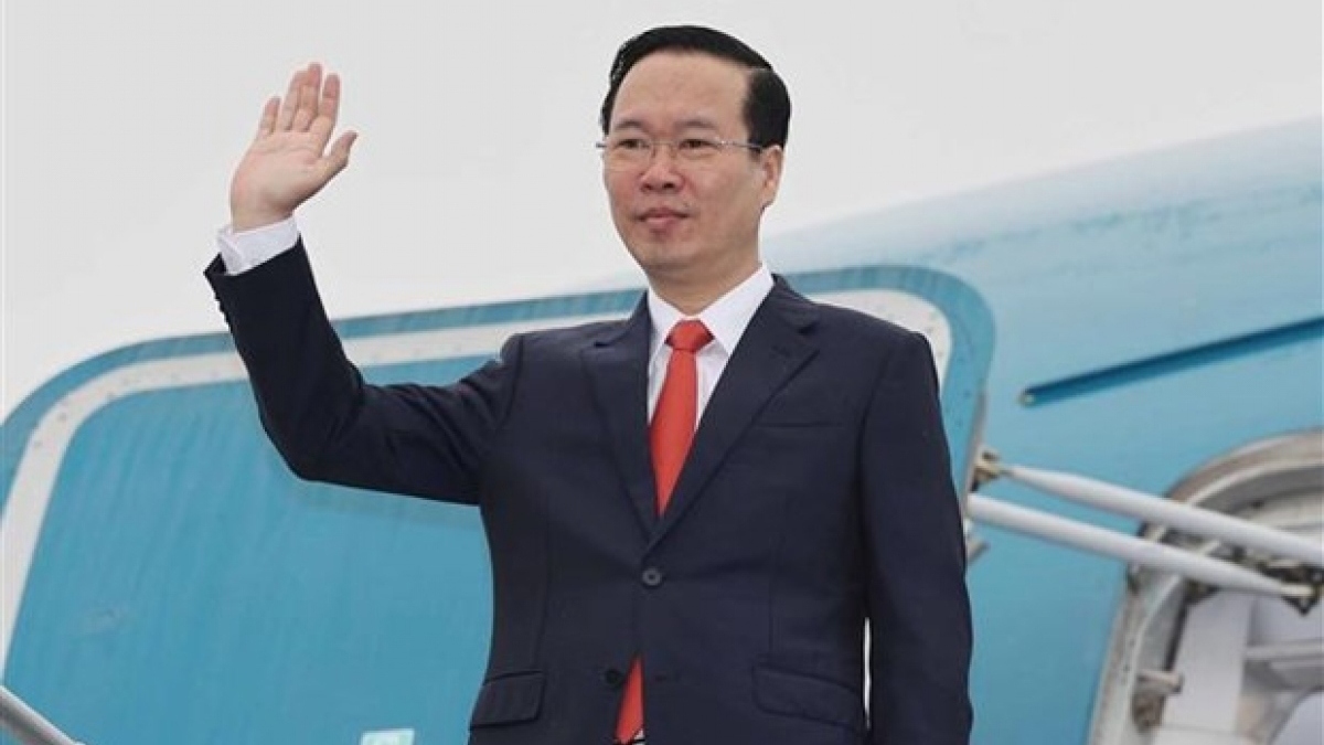 Vietnamese President departs Hanoi for official visit to Laos
